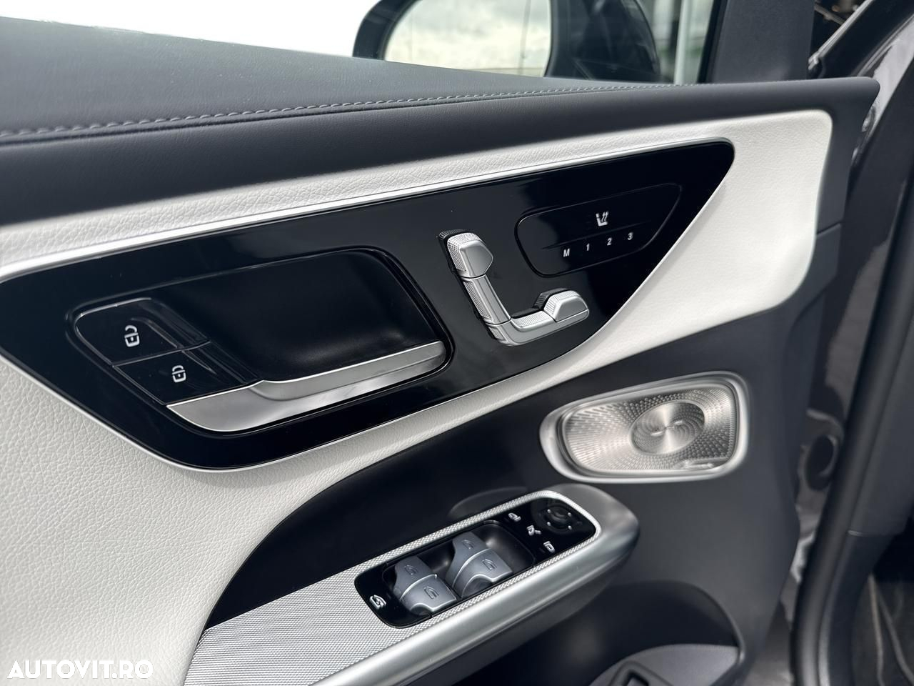 Mercedes-Benz GLC 300 e 4MATIC - 17