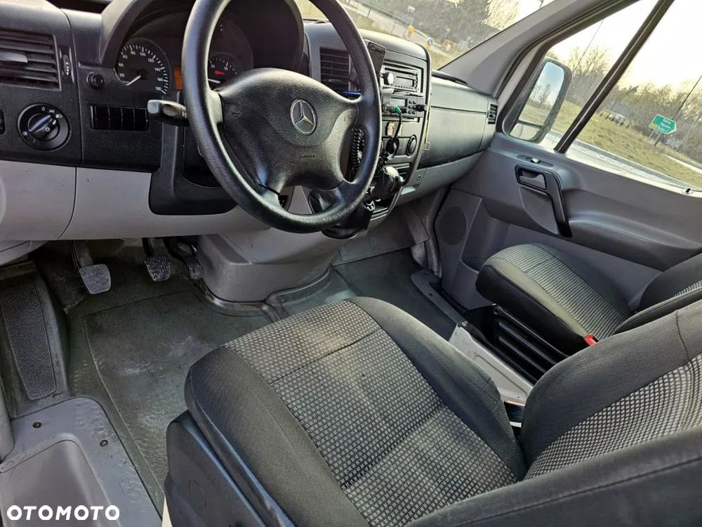 Mercedes-Benz Sprinter - 22