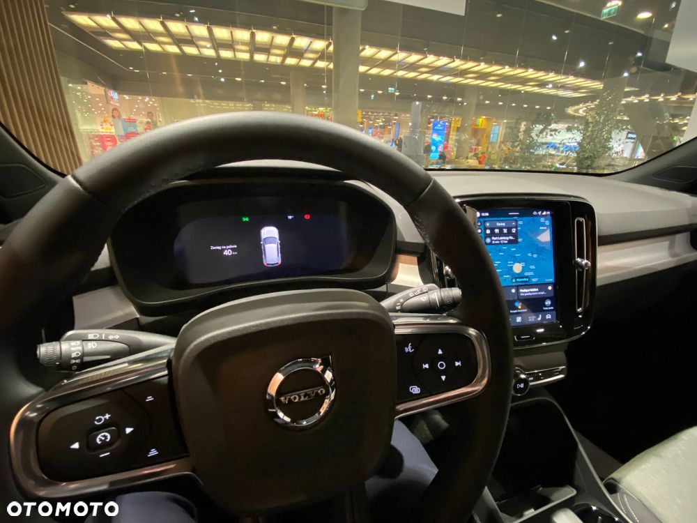 Volvo XC 40 B3 Plus Dark - 6