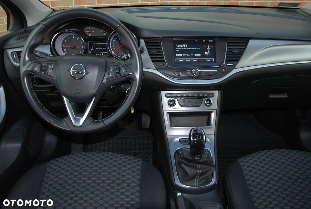 Opel Astra 1.4 T Enjoy S&S - 32