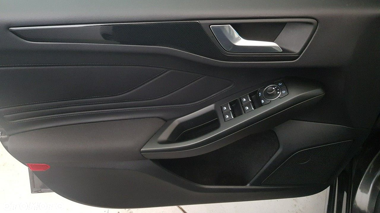 Ford Focus - 24