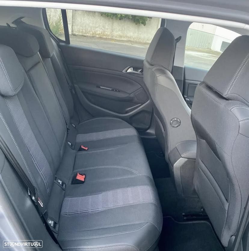 Peugeot 308 1.2 PureTech Allure EAT6 - 4