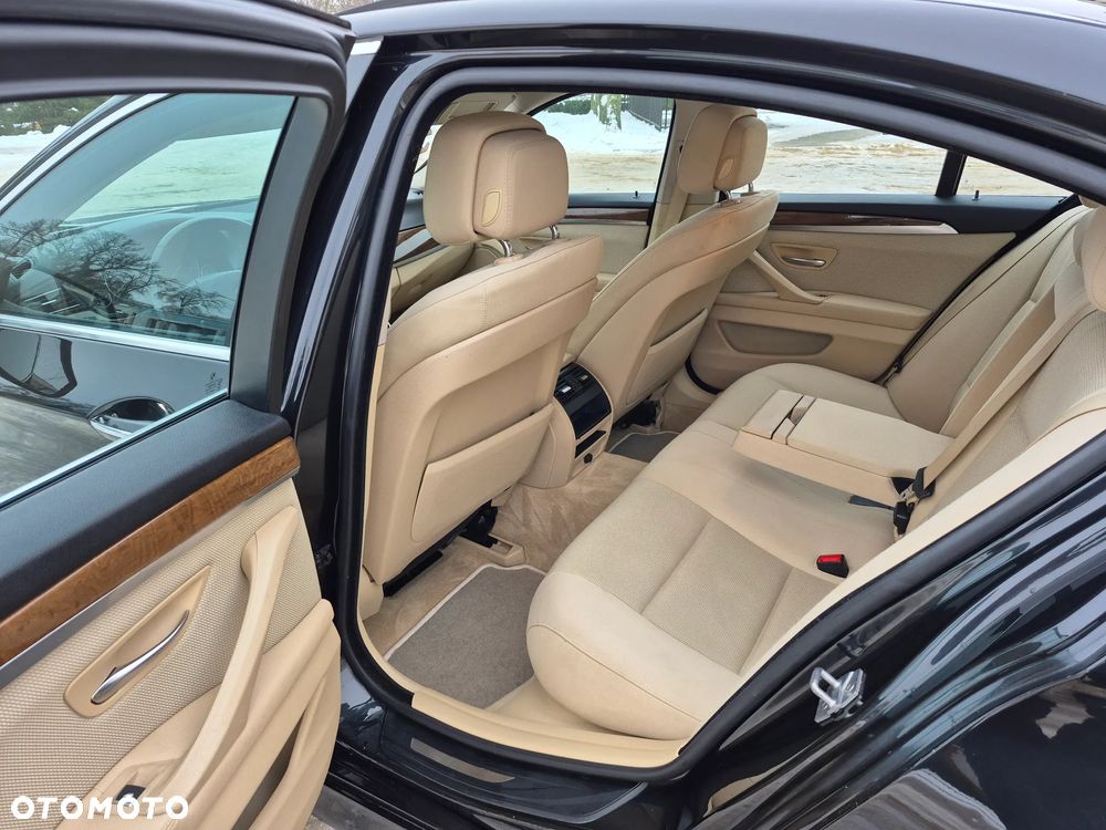 BMW Seria 5 520d Sport-Aut - 20