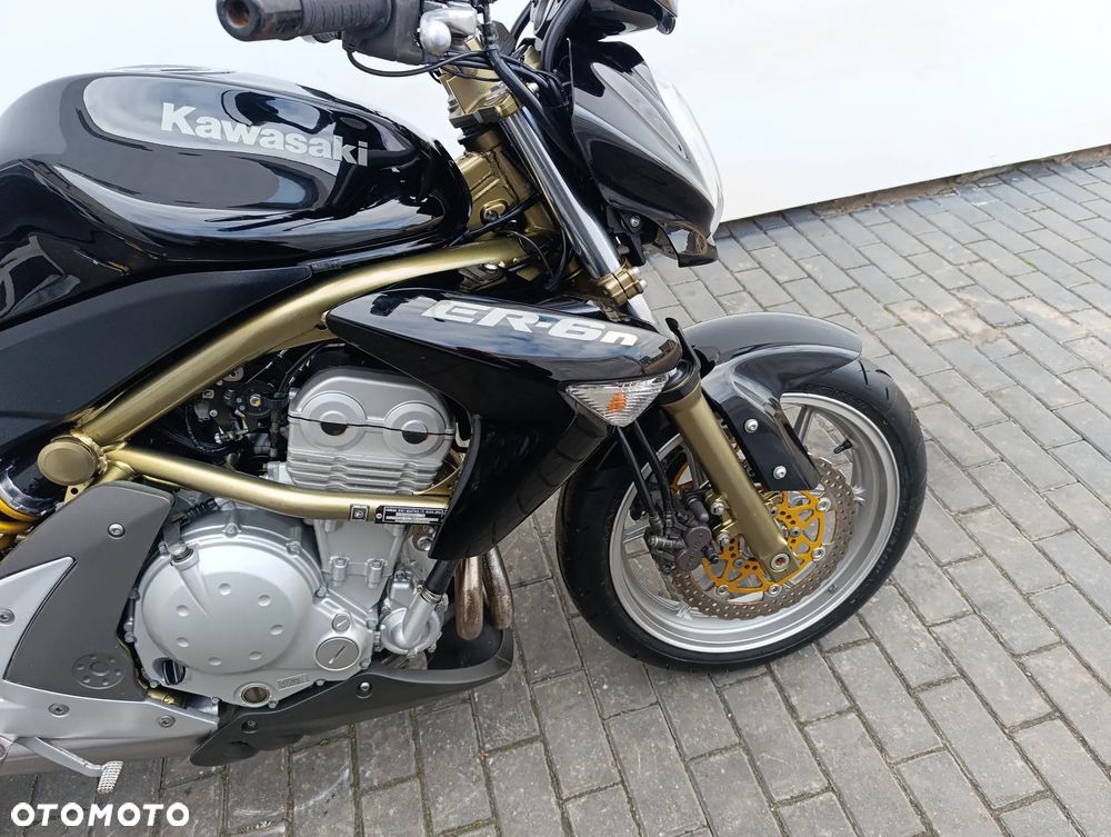 Kawasaki ER - 27