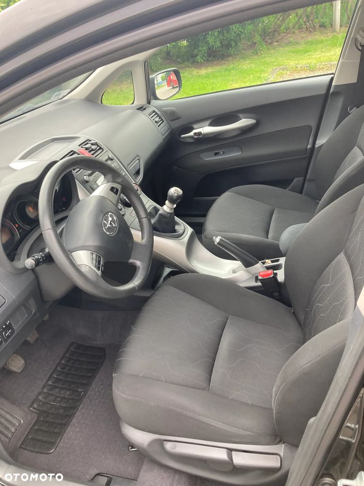 Toyota Auris - 4