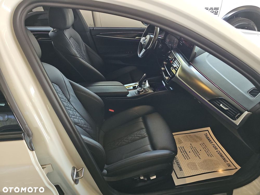 BMW Seria 5 530i xDrive mHEV M Sport sport - 17