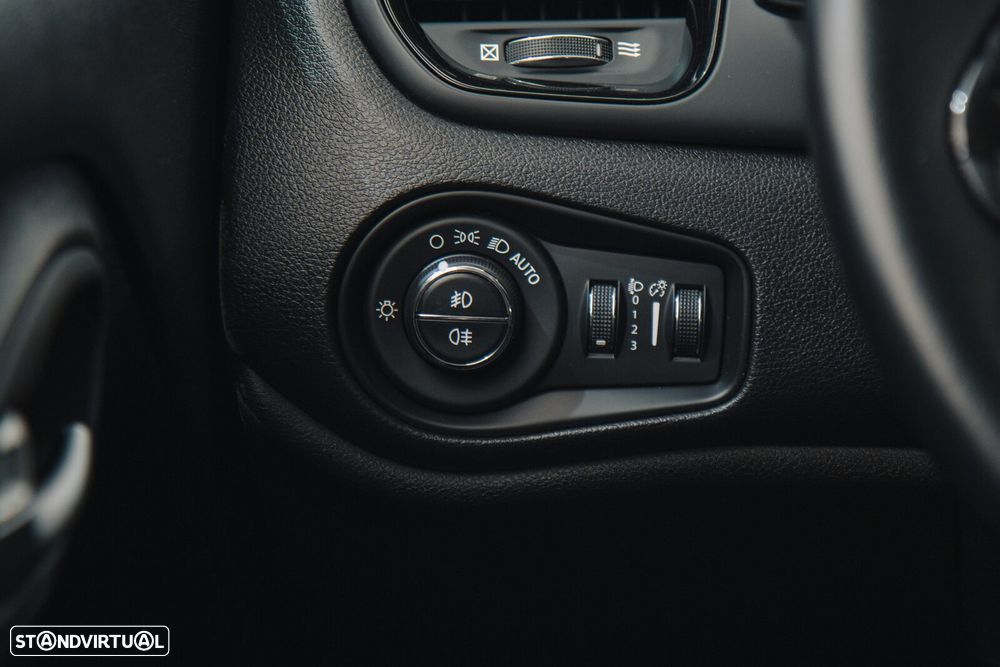 Jeep Renegade 1.0 T Night Eagle - 15