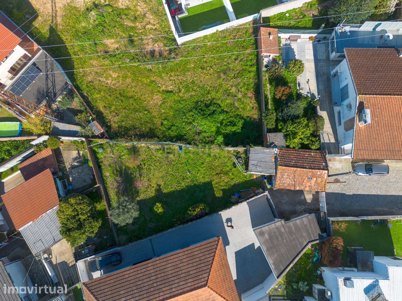 Terreno urbano com Moradia para Recuperar ou Reconstruir em Valbom, Go - Grande imagem: 2/25