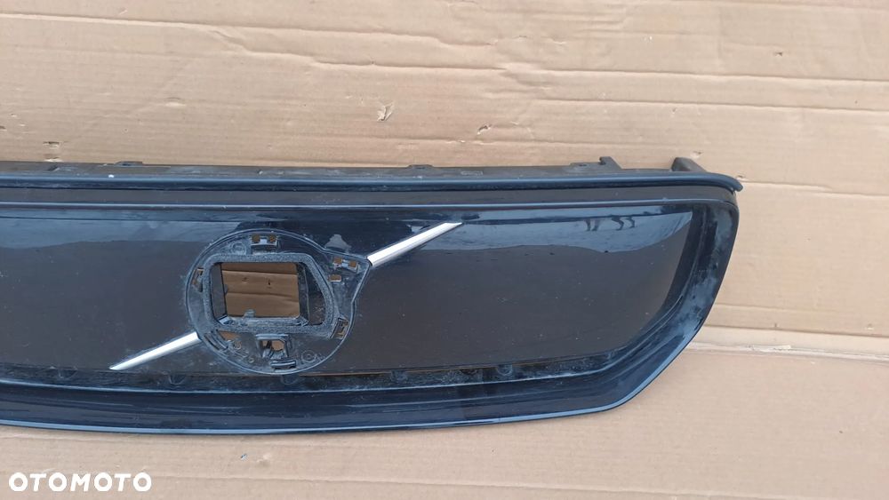 VOLVO XC40 EV400 EX-40 RECHARGE GRILL ATRAPA KAMERA RADAR ŁADNA 32228390 - 3