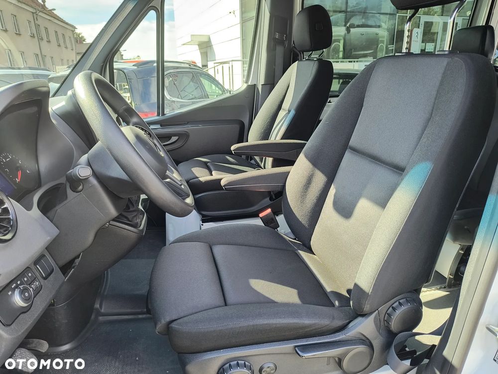 Mercedes-Benz Sprinter - 17