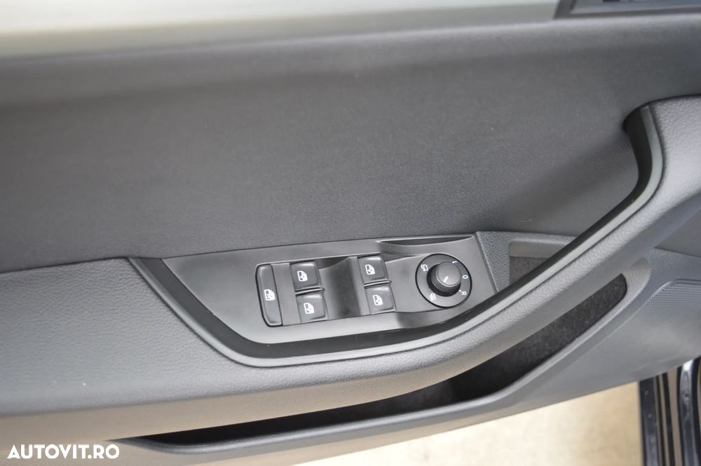 Skoda Superb 2.0 TDI DSG Ambition - 27