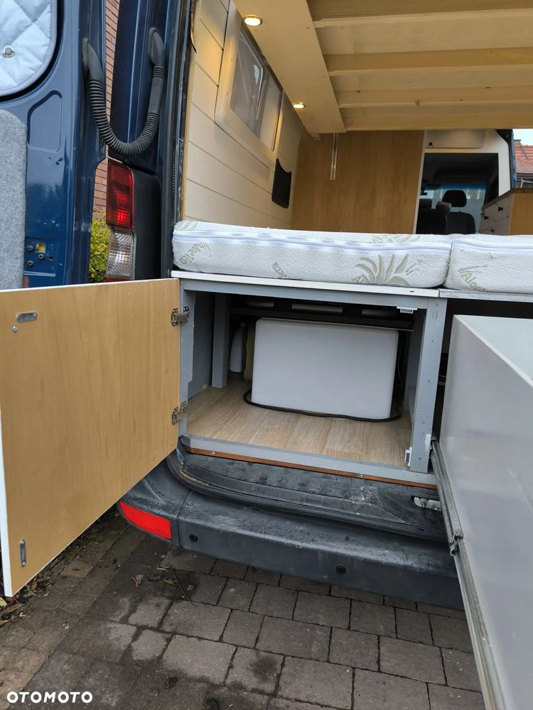 Mercedes-Benz Sprinter - 28