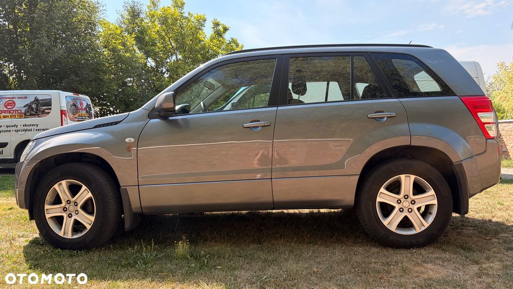 Suzuki Grand Vitara 2.0 - 6
