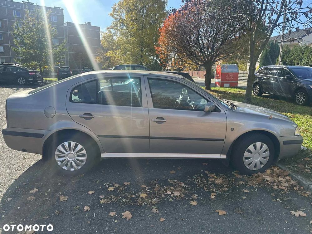 Skoda Octavia 1.6 Tour - 6