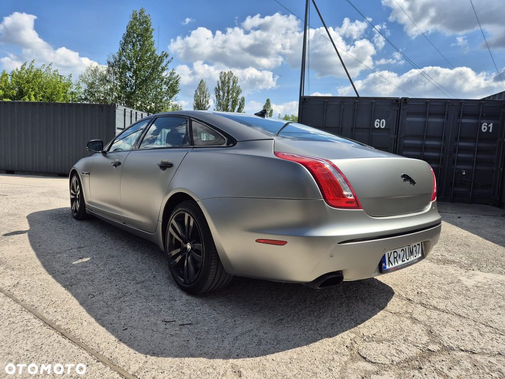 Jaguar XJ 3.0 T AWD LWB Portfolio - 9