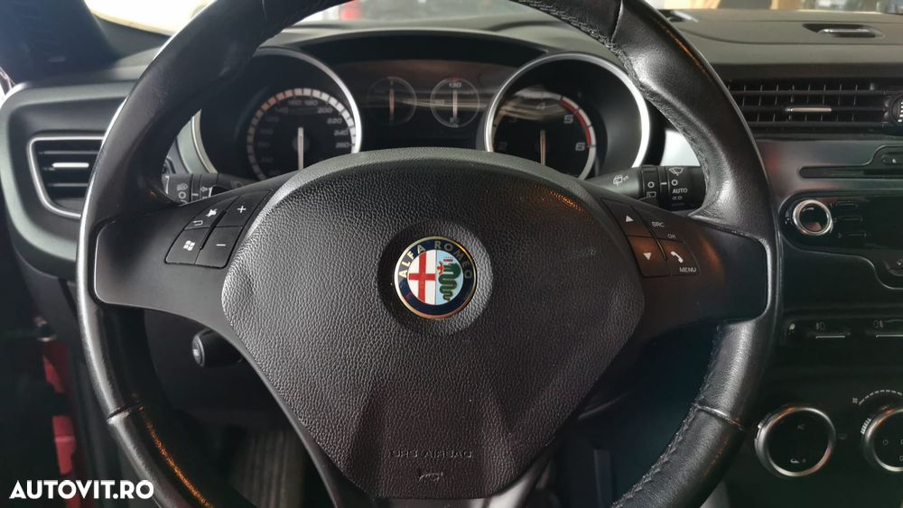 Alfa Romeo Giulietta 2.0 JTDM 20V TCT Lusso - 6