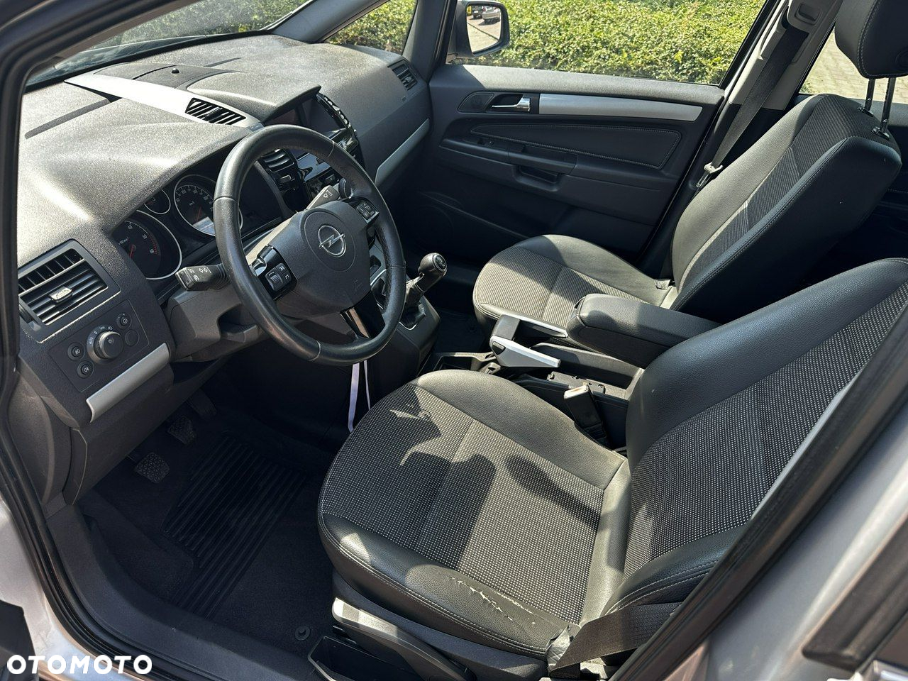 Opel Zafira 1.9 CDTI First Edition - 10