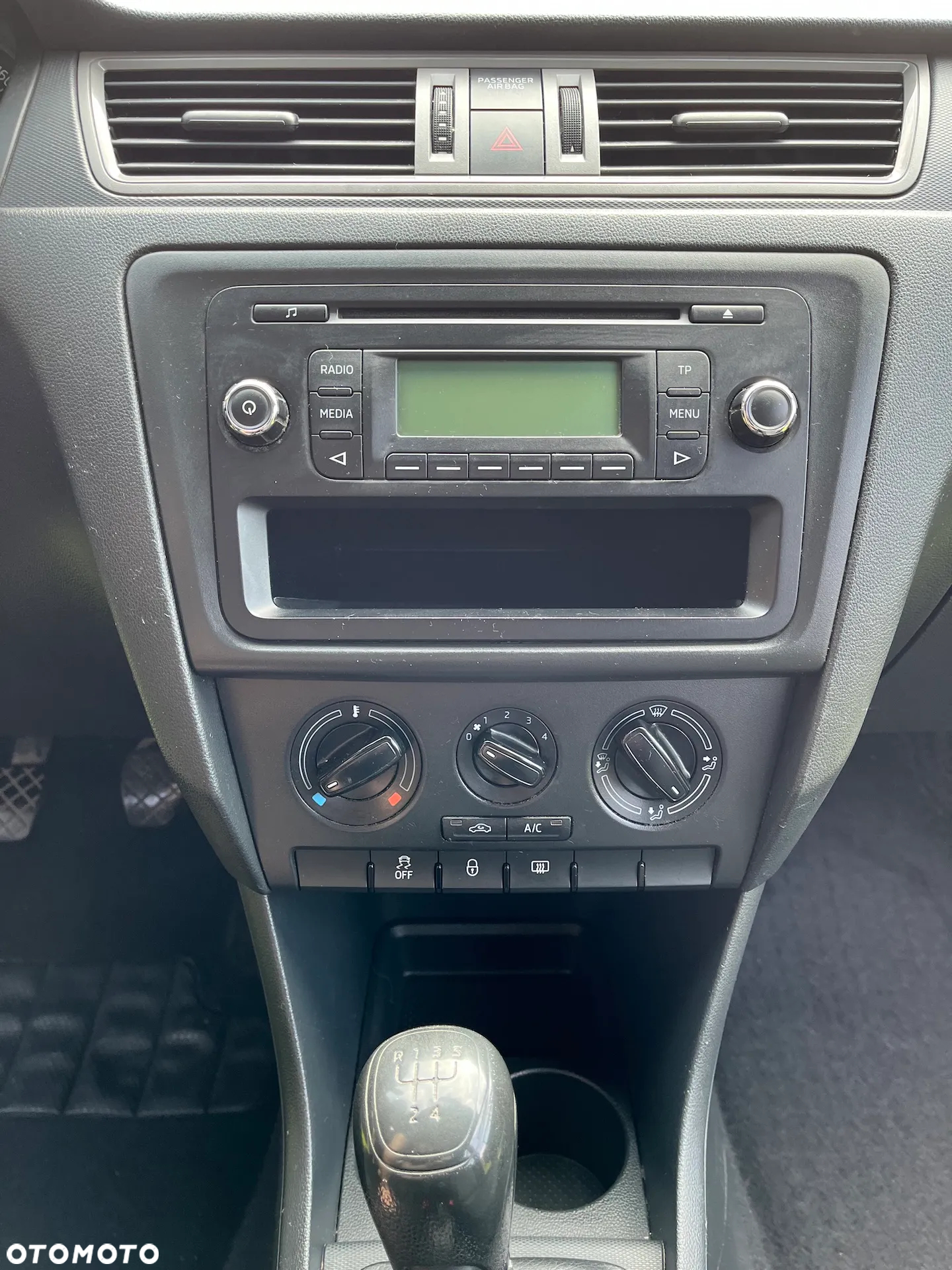 Skoda RAPID 1.2 Active - 10