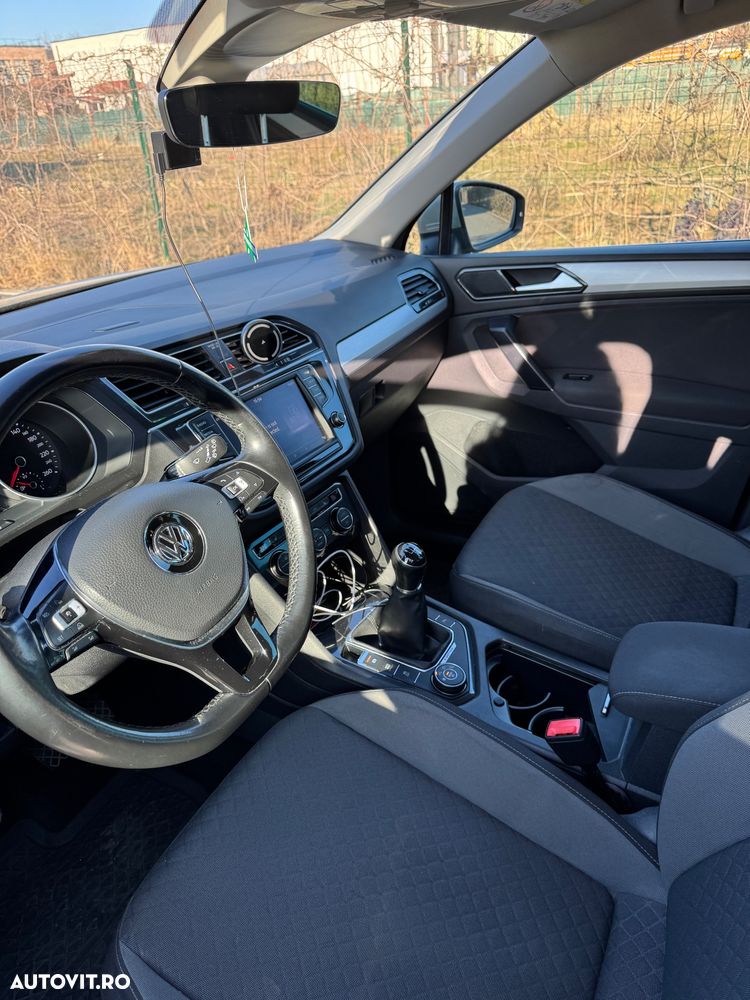 Volkswagen Tiguan 2.0 TDI 4Mot Comfortline - 22