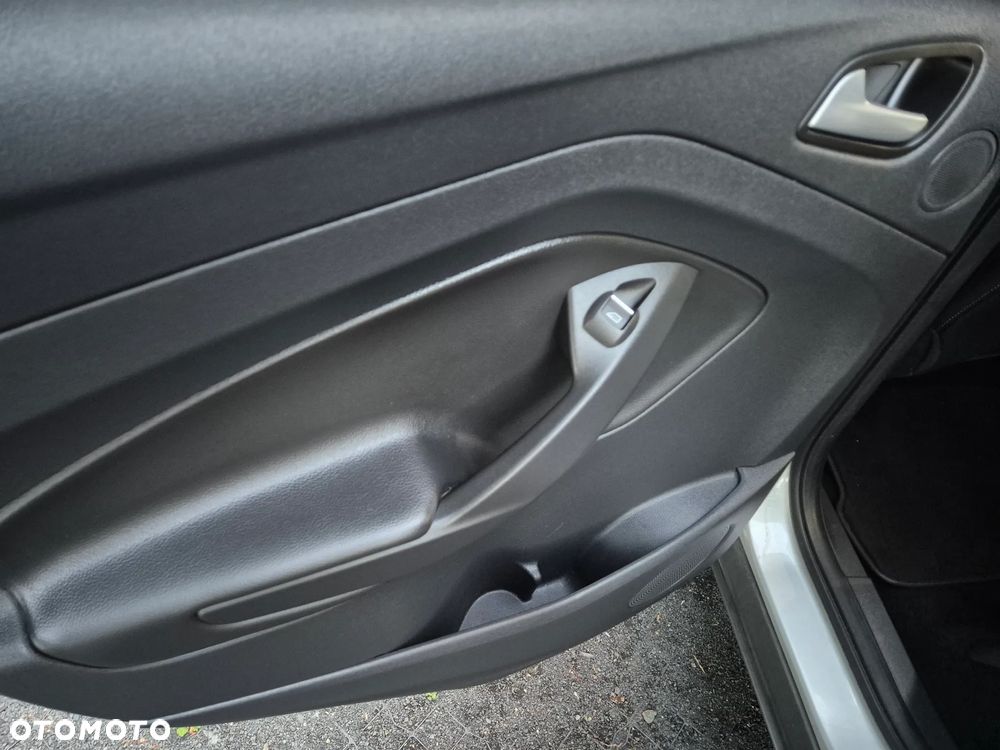 Ford Kuga 2.0 TDCi 2x4 Titanium - 19