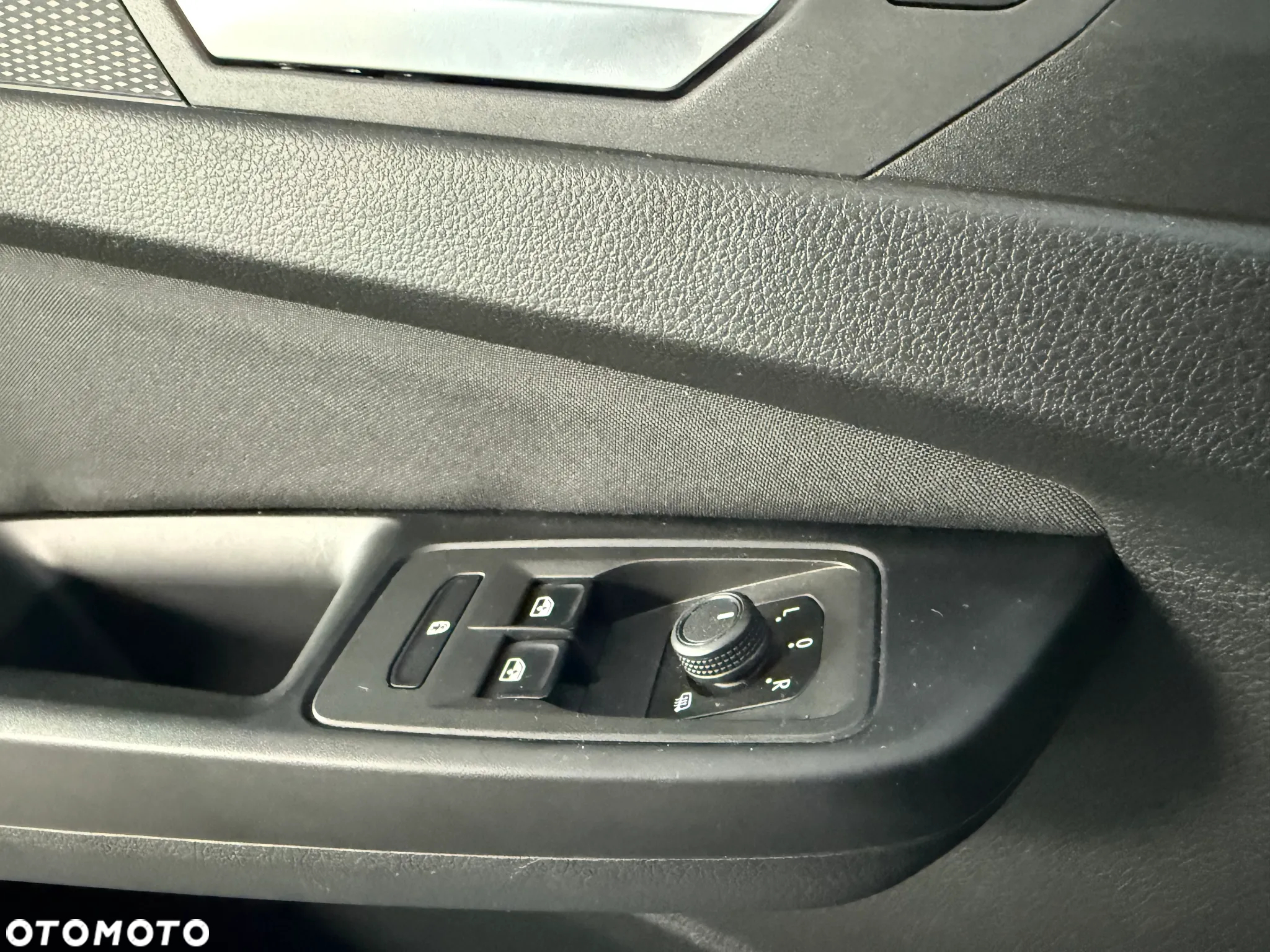Ford Tourneo Connect 2.0 EcoBlue Titanium - 19