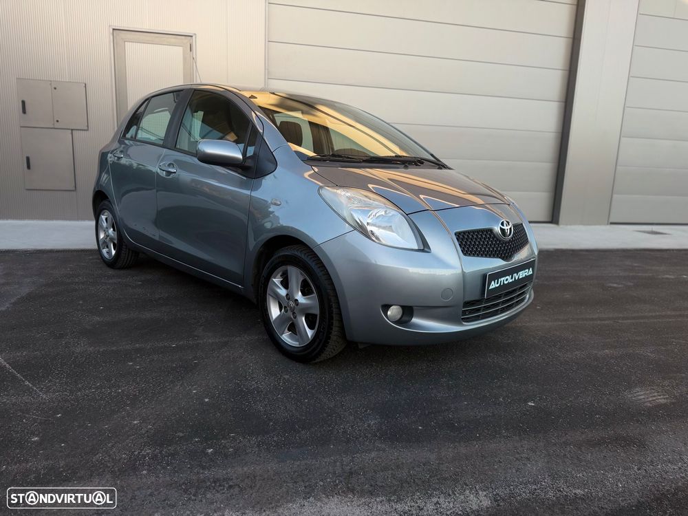 Toyota Yaris 1.3 VVT-i Sol AC+VSC - 3