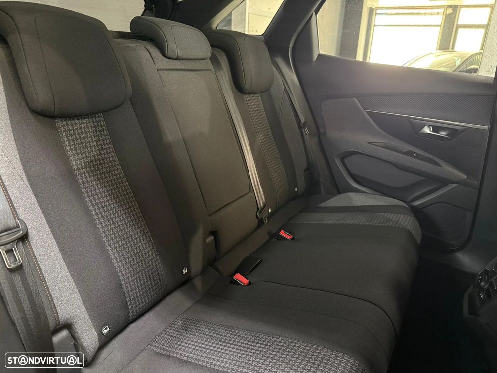 Peugeot 3008 1.5 BlueHDi Allure EAT8 - 12