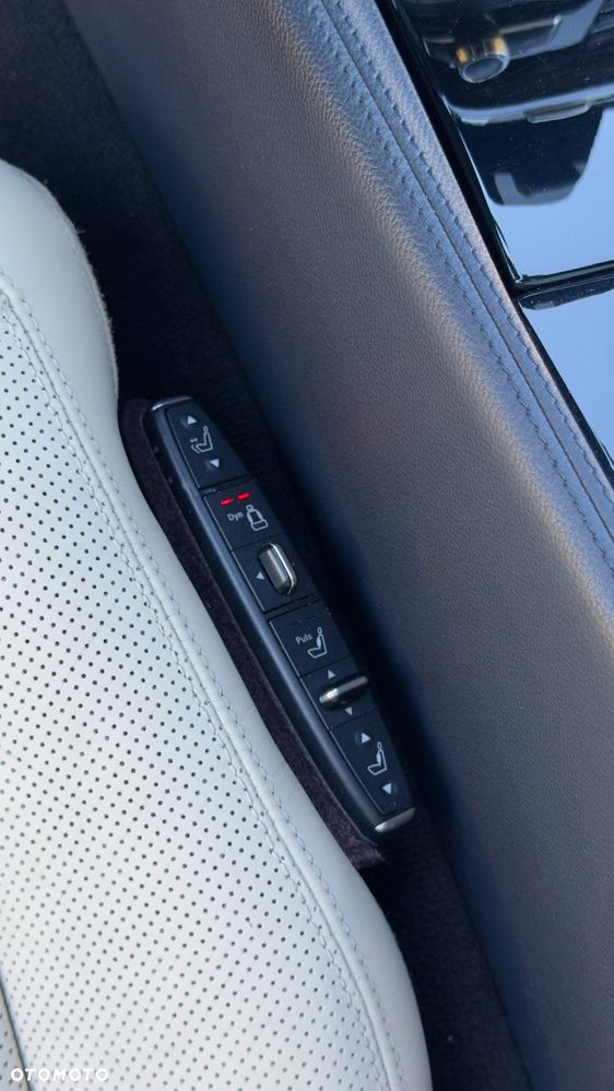 Mercedes-Benz CLS 500 4-Matic BlueEff - 27