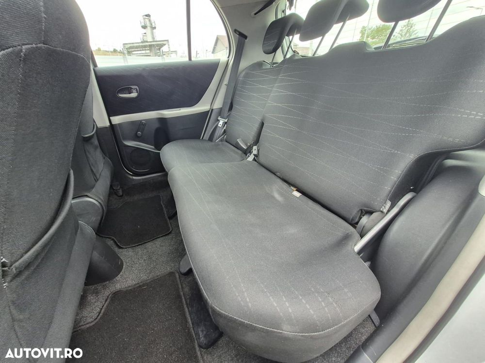 Toyota Yaris - 17
