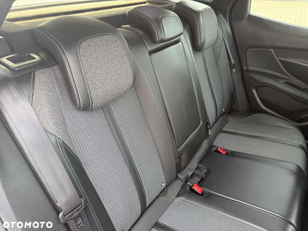 Peugeot 3008 PureTech 130 Stop & Start GPF EAT8 Allure - 39