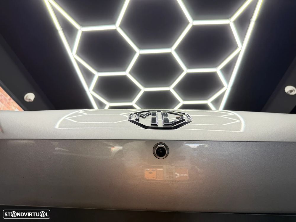 MG MG4 64 kWh Luxury - 7