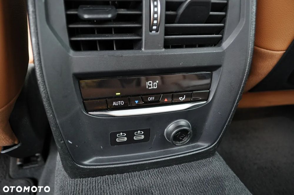 BMW Seria 3 330d Luxury Line sport - 32