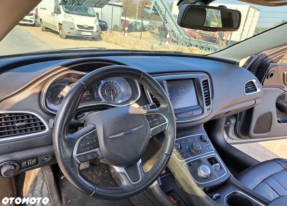 Chrysler 200 - 13