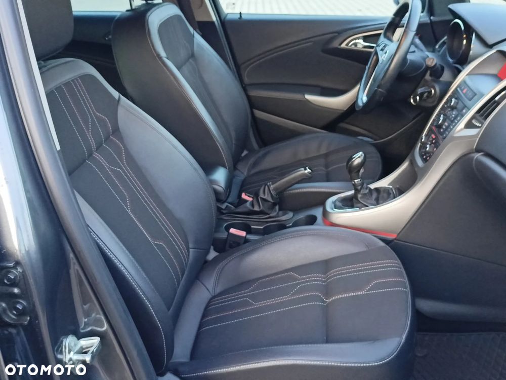 Opel Astra 1.4 Turbo 150 Jahre - 10