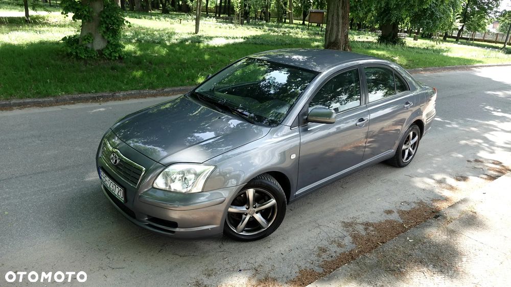 Toyota Avensis - 1
