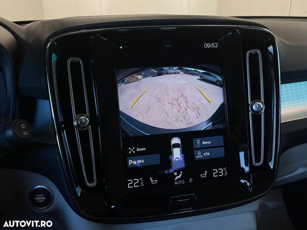 Volvo XC 40 B4 AT8 AWD Mild Hybrid Momentum Pro - 14