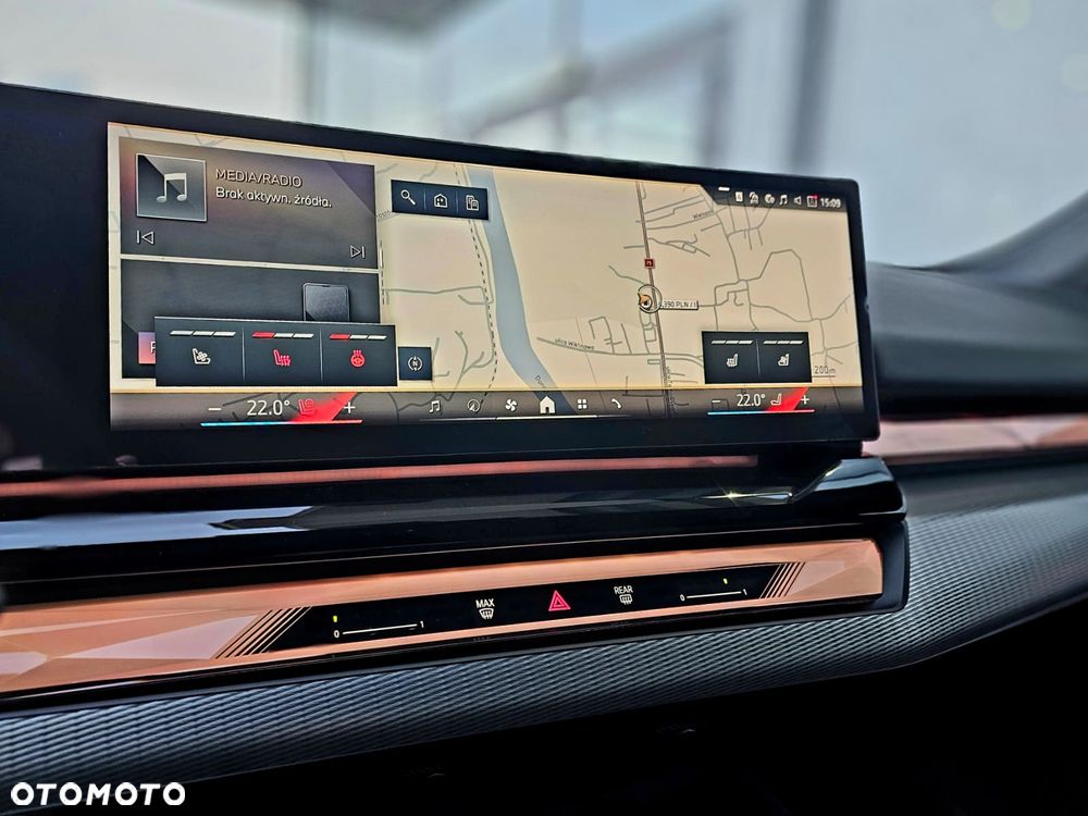 BMW Seria 5 520d xDrive mHEV - 26