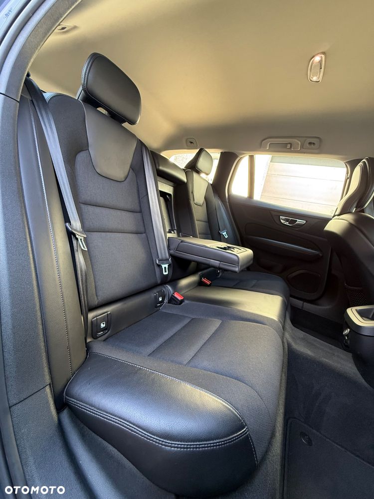 Volvo V60 D3 Geartronic Momentum Pro - 25
