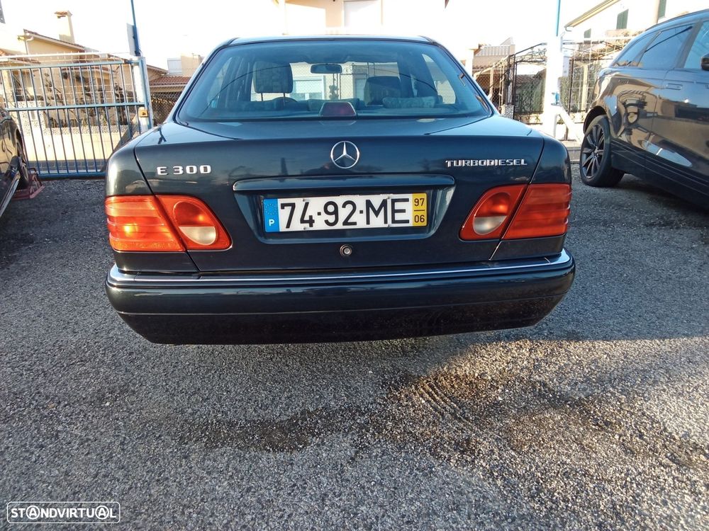 Mercedes-Benz E 300 TD Classic - 8