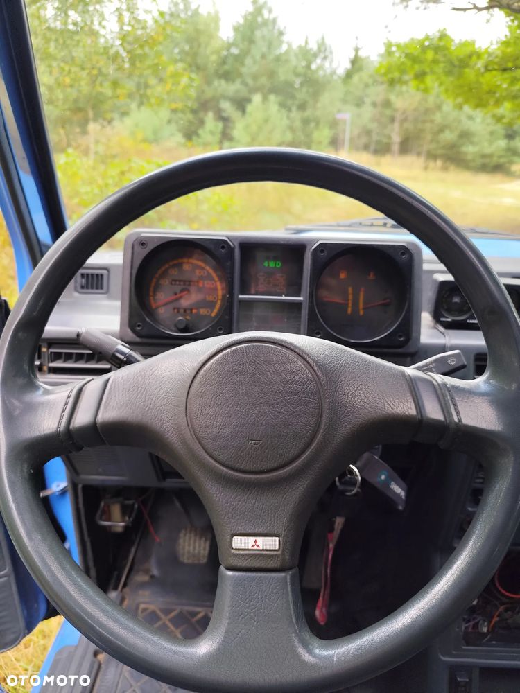 Mitsubishi Pajero - 18