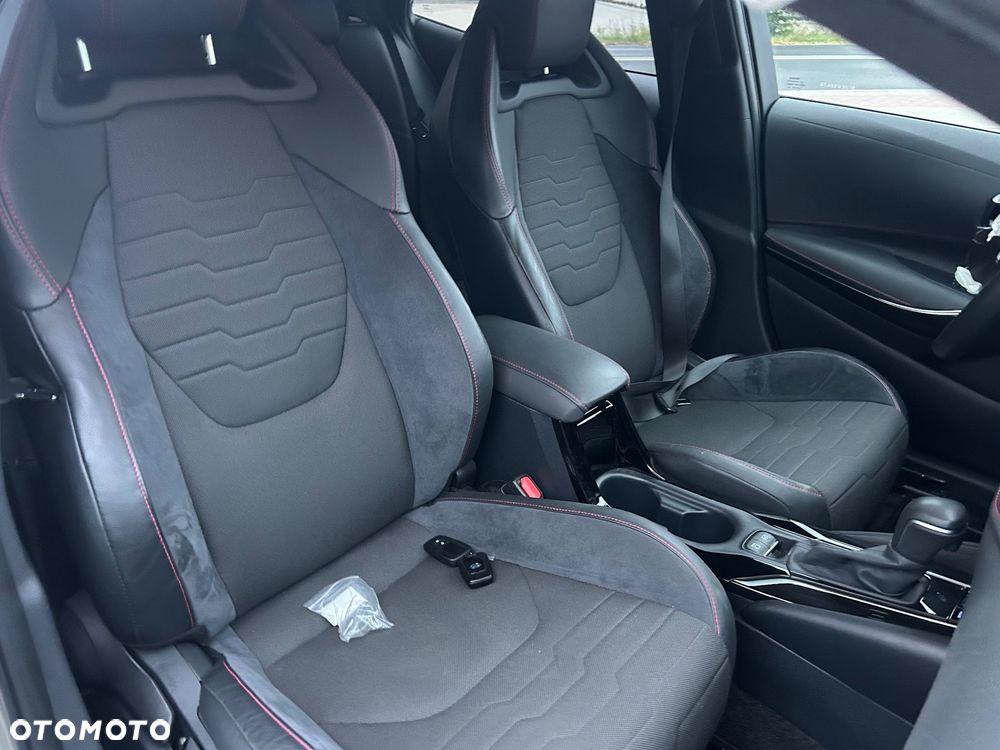 Toyota Corolla 2.0 Hybrid Style - 12
