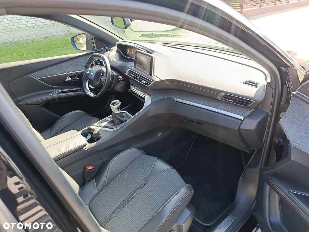 Peugeot 3008 1.5 BlueHDi Allure S&S - 9