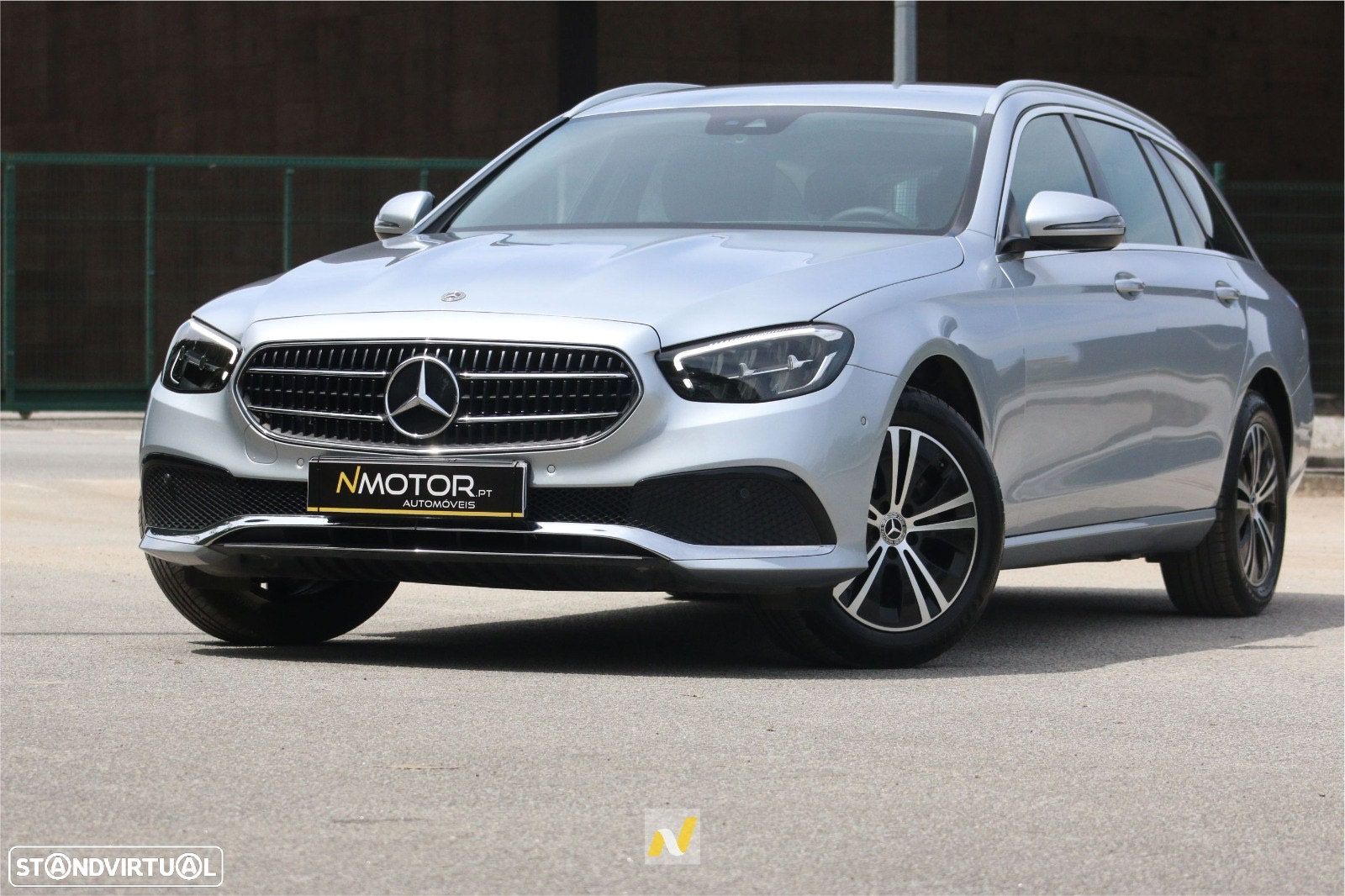 Mercedes-Benz E 220 d 4Matic T 9G-TRONIC Avantgarde - 4