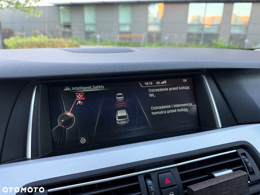 BMW Seria 5 525d Touring Modern Line - 35