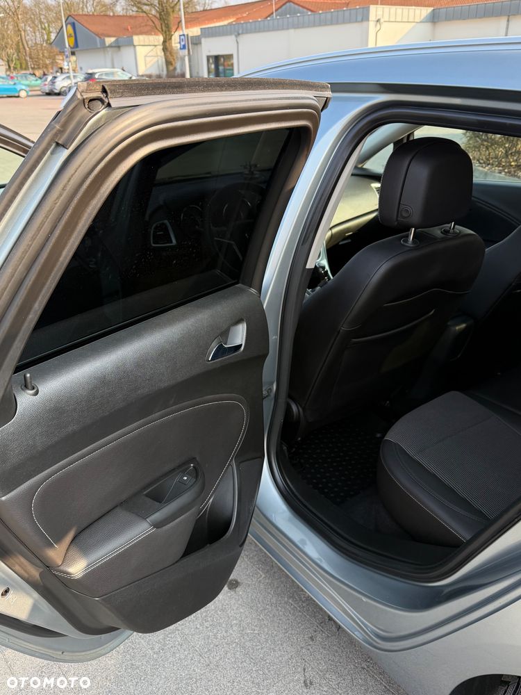 Opel Astra 1.7 CDTI DPF Cosmo - 14