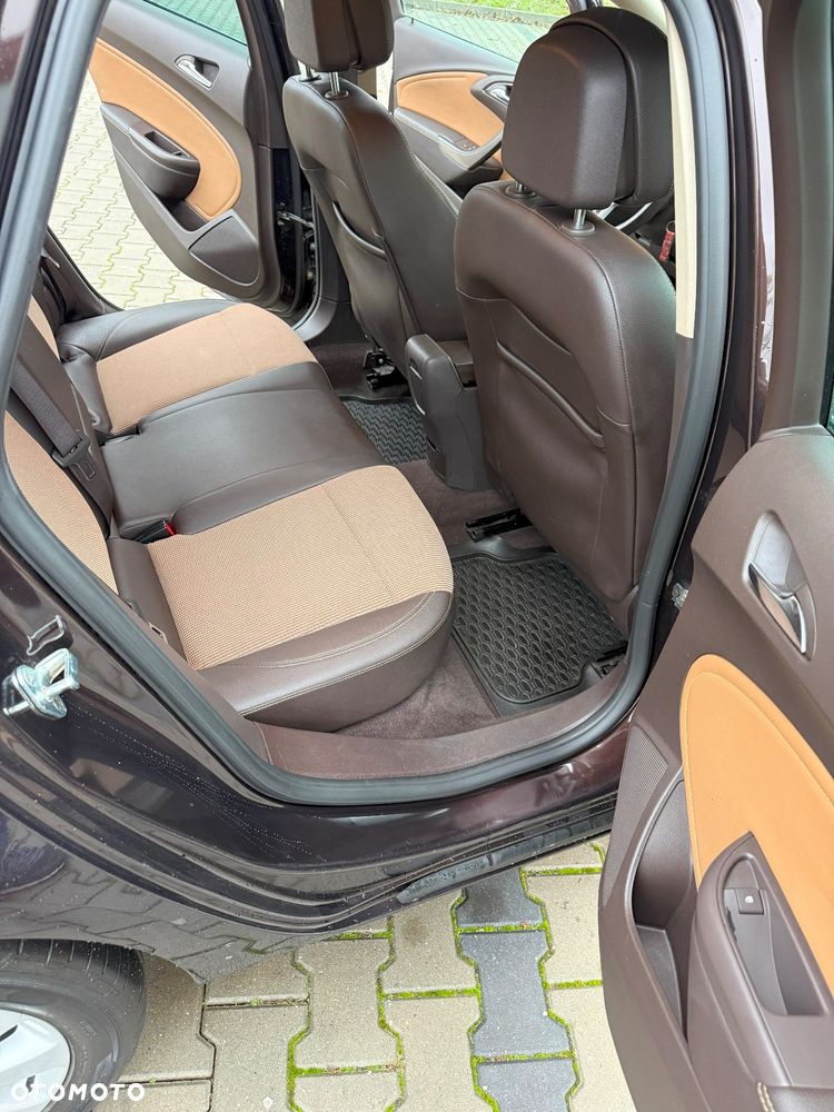 Opel Astra IV 2.0 CDTI Cosmo - 25