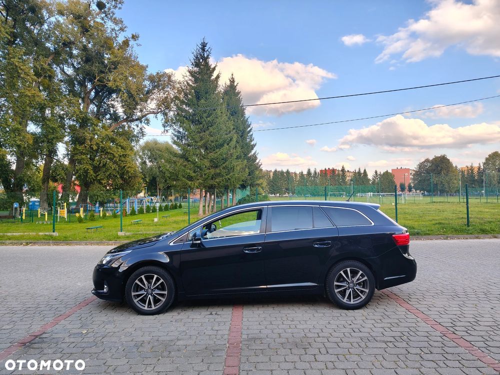Toyota Avensis Combi 1.8 Executive - 5