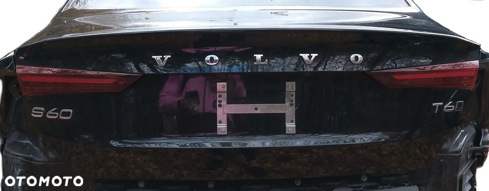 Klapa pokrywa bagażnika Volvo S60 III Kolor 019 T6 AWD