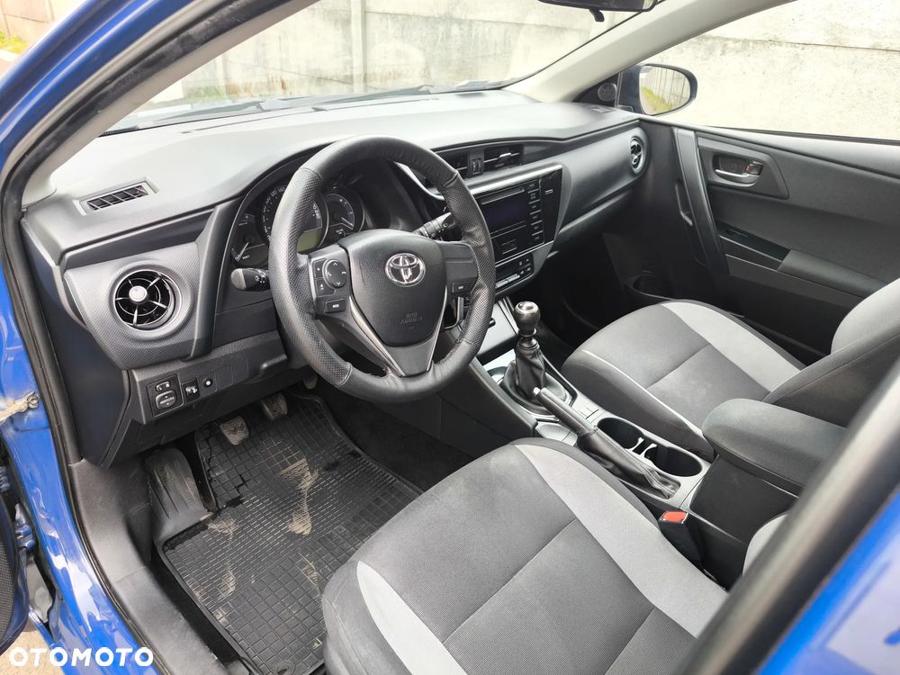 Toyota Auris 1.4 D-4D Active - 3