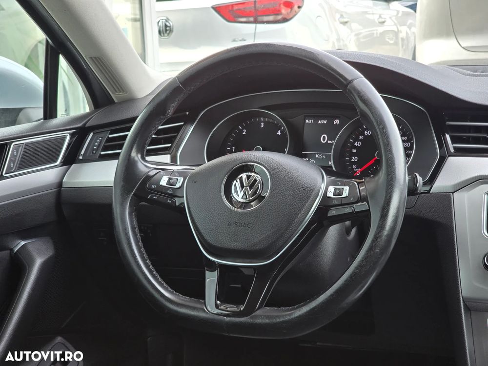 Volkswagen Passat - 21